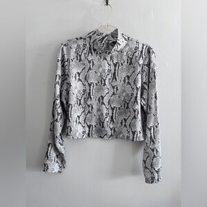 EXPRESS Snakeskin Print Mock Neck Cropped Blouse NWT